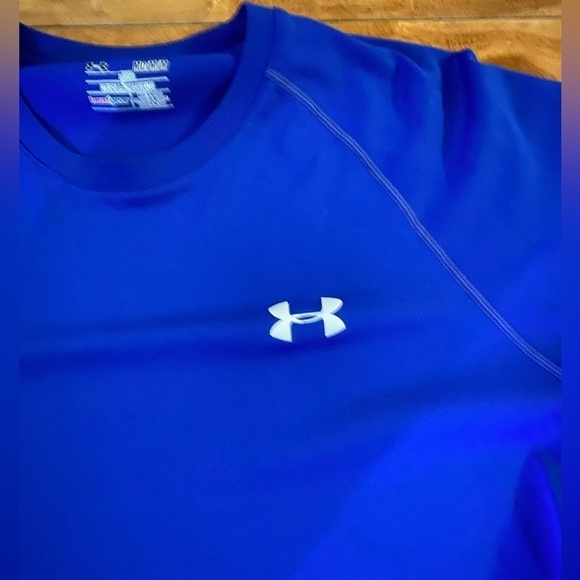 Under Armour Men’s all blue Loose Fit short sleeve tee size medium - Picture 4 of 6